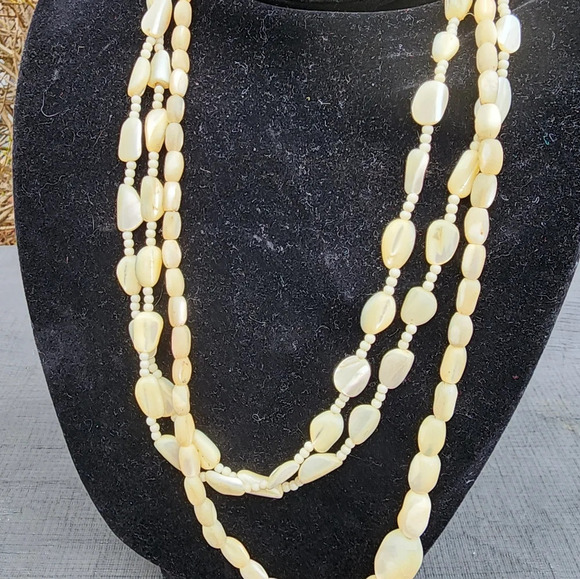 Vintage mother of pearl necklaces‎ - Picture 15 of 16